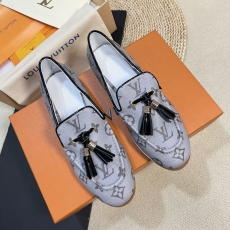 Louis Vuitton Low Shoes